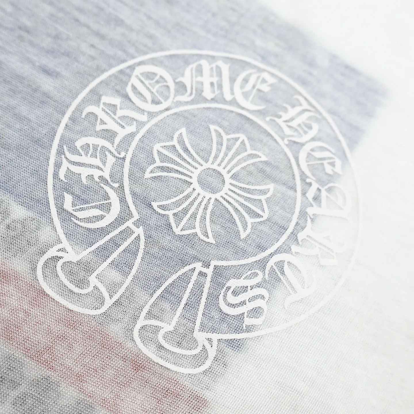 🅿️340 [Exclusive supply] CH Crow Heart Flag Printed Long Sleeve (White) The original version was purchased from Japan Osaka National Specialty School for 4500. The fabric is made of 230 grams of cotton. The printing adopts manual glue printing process. Customized auxiliary materials, produced by large manufacturers, are very demanding in workmanship, and the upper body is comfortable and natural.